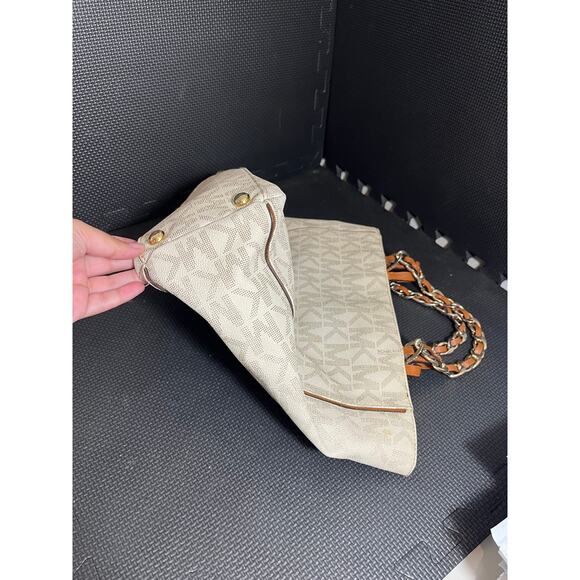 MICHAEL KORS HARPER VANILLA WHITE PVC CHAIN TOTE HAND BAG PURSE Gold Trim Nice - Picture 10 of 13